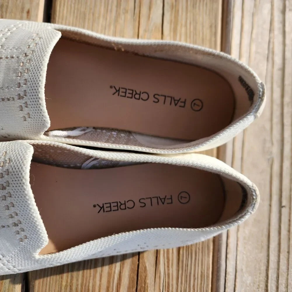 FALLS CREEK White Slip-on Flats Size 7